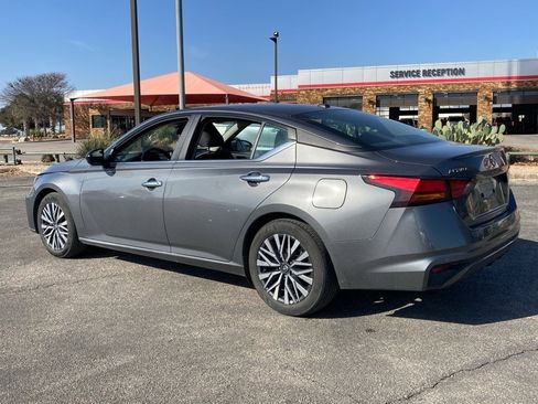 Used 2025 Nissan Altima 2.5 SV image 7