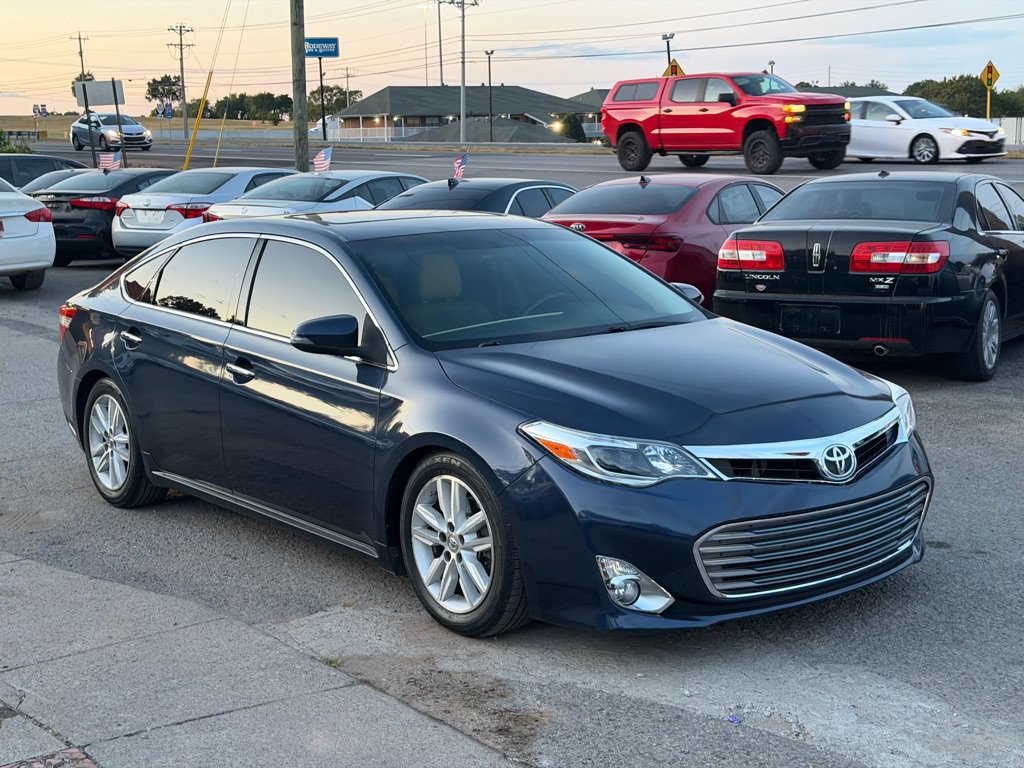 Used 2015 Toyota Avalon XLE FWD image 3