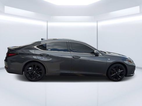 Used 2022 Lexus ES 350 F Sport w/ Accessory Package 2 FWD image 2