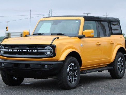 Used 2021 Ford Bronco Outer Banks image 1