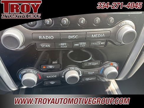 Used 2020 Nissan Pathfinder S image 24