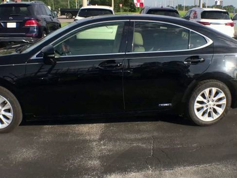Used 2013 Lexus ES 300h w/ Luxury Pkg FWD image 5