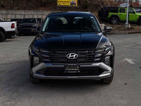 Used 2025 Hyundai Tucson SE AWD/4WD image 2