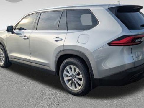 Used 2024 Toyota Grand Highlander XLE image 6