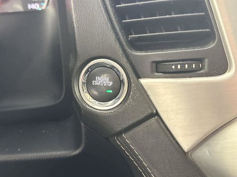 Used 2018 GMC Yukon XL SLT image 27