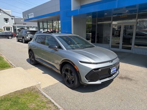 New 2025 Chevrolet Equinox EV RS w/ Convenience Package II AWD/4WD image 7