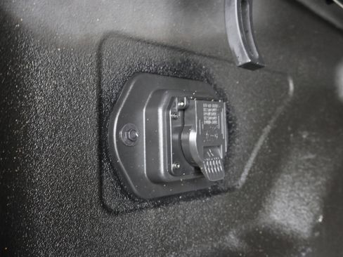 Used 2018 RAM 3500 Laramie image 31