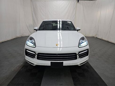Used 2023 Porsche Cayenne w/ Premium Package AWD/4WD image 2