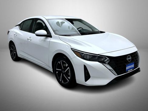 Used 2024 Nissan Sentra SV image 3