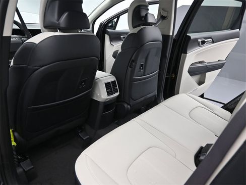 New 2026 Kia Sportage AWD Hybrid image 16