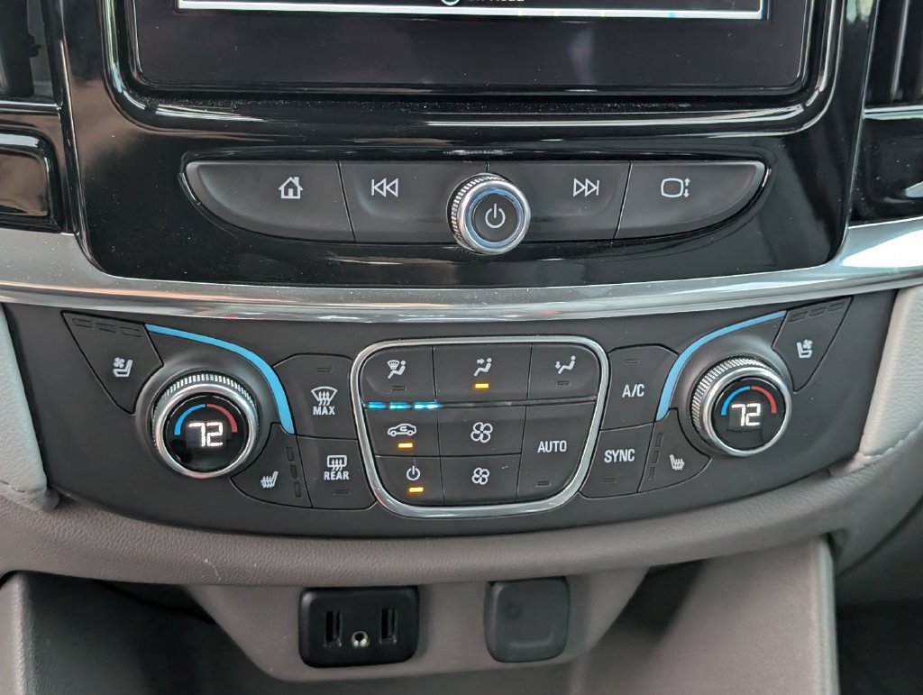 Used 2019 Chevrolet Traverse Premier w/ Driver Confidence II Package FWD image 19