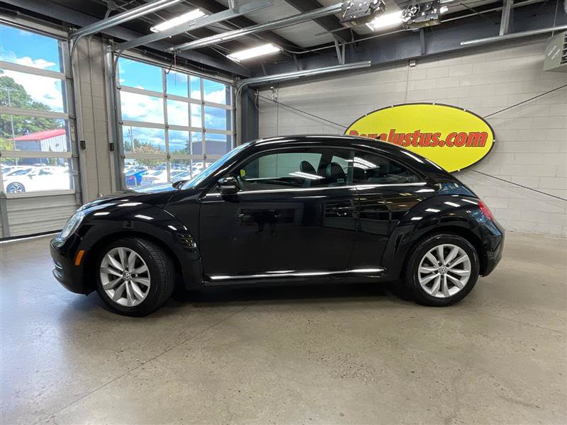 Used 2015 Volkswagen Beetle TDI FWD image 2