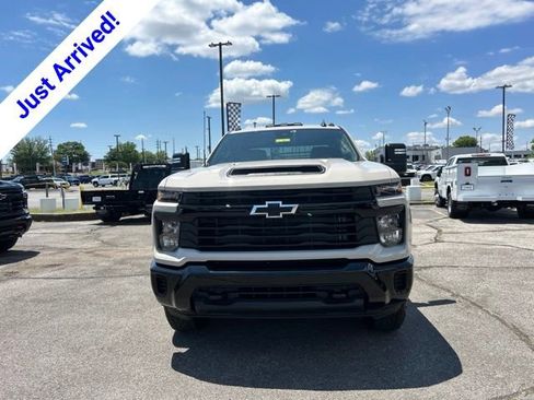 New 2026 Chevrolet Silverado 2500 Custom w/ Custom Value Package AWD/4WD image 8
