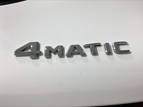 Used 2020 Mercedes-Benz GLC 300 4MATIC image 9