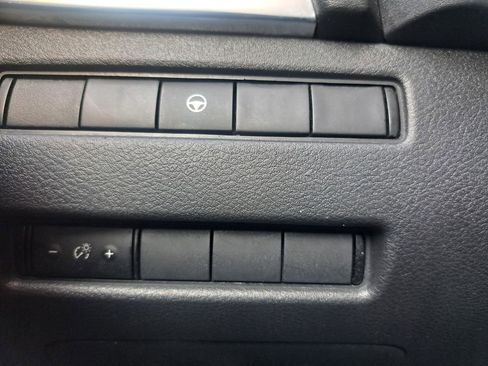 Used 2022 Nissan Rogue SV image 15