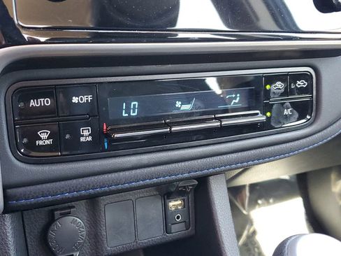 Used 2019 Toyota Corolla SE image 24