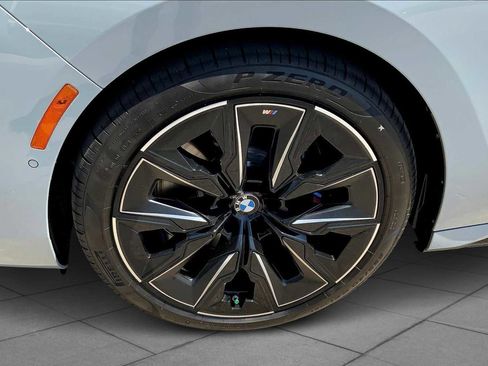 New 2025 BMW 760i xDrive w/ Executive Package image 12