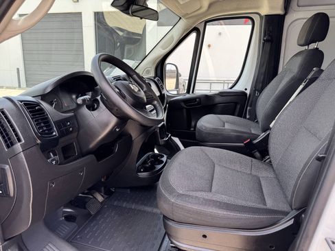 Used 2023 RAM ProMaster 2500 FWD image 10