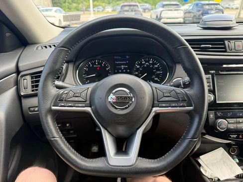 Used 2019 Nissan Rogue SV AWD/4WD image 13