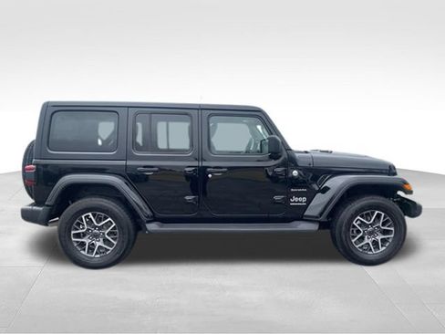 Used 2024 Jeep Wrangler Unlimited Sahara w/ Safety Group AWD/4WD image 18
