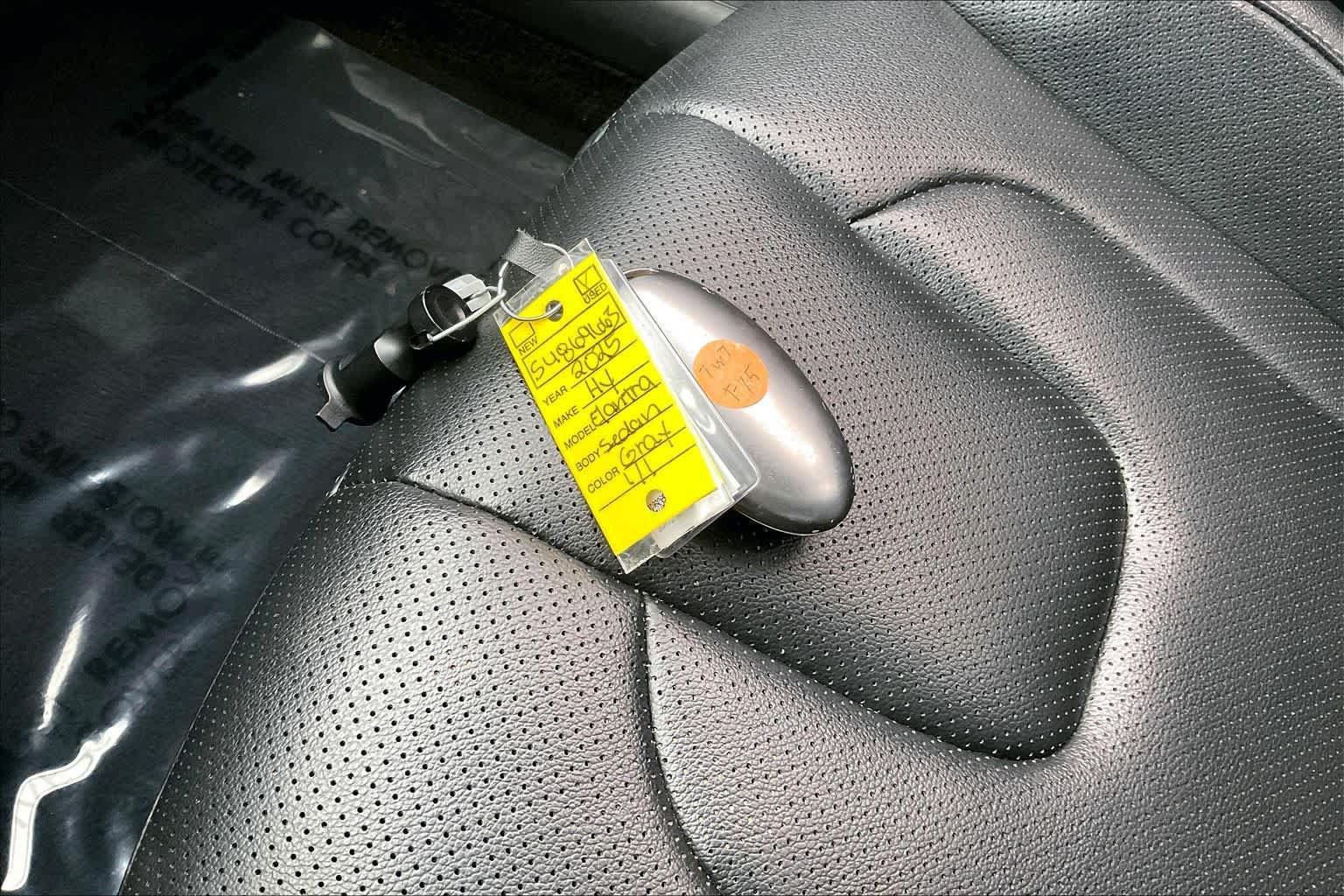 Certified 2025 Hyundai Elantra Limited FWD image 15