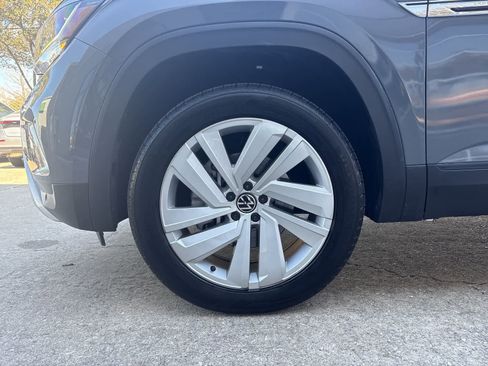 Used 2022 Volkswagen Atlas Cross Sport SE image 16