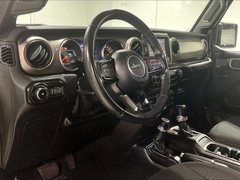 Used 2020 Jeep Wrangler Sport AWD/4WD image 16
