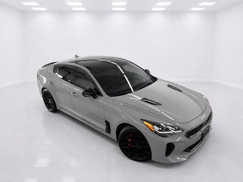 Used 2023 Kia Stinger GT2 AWD/4WD image 7