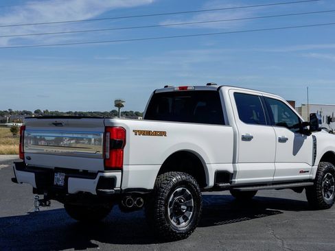 Used 2024 Ford F250 Platinum w/ Tremor Off-Road Package image 7