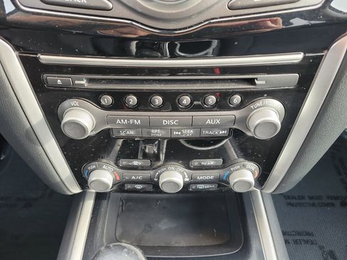 Used 2013 Nissan Pathfinder SV image 35