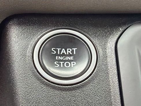 Used 2021 Land Rover Defender 110 S AWD/4WD image 36