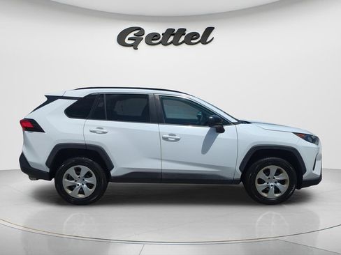 Used 2019 Toyota RAV4 LE FWD image 4