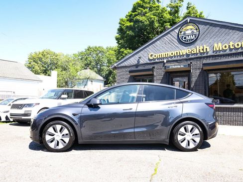 Used 2024 Tesla Model Y Long Range AWD/4WD image 5