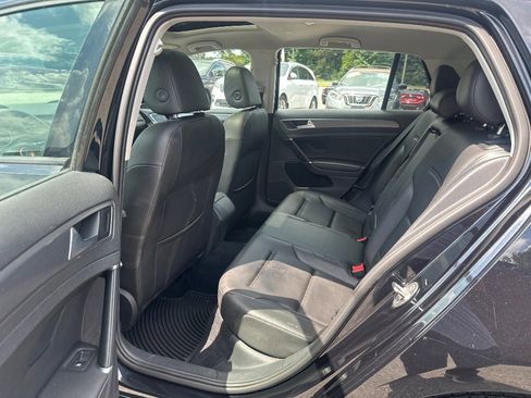 Used 2021 Volkswagen Golf 4-Door image 13