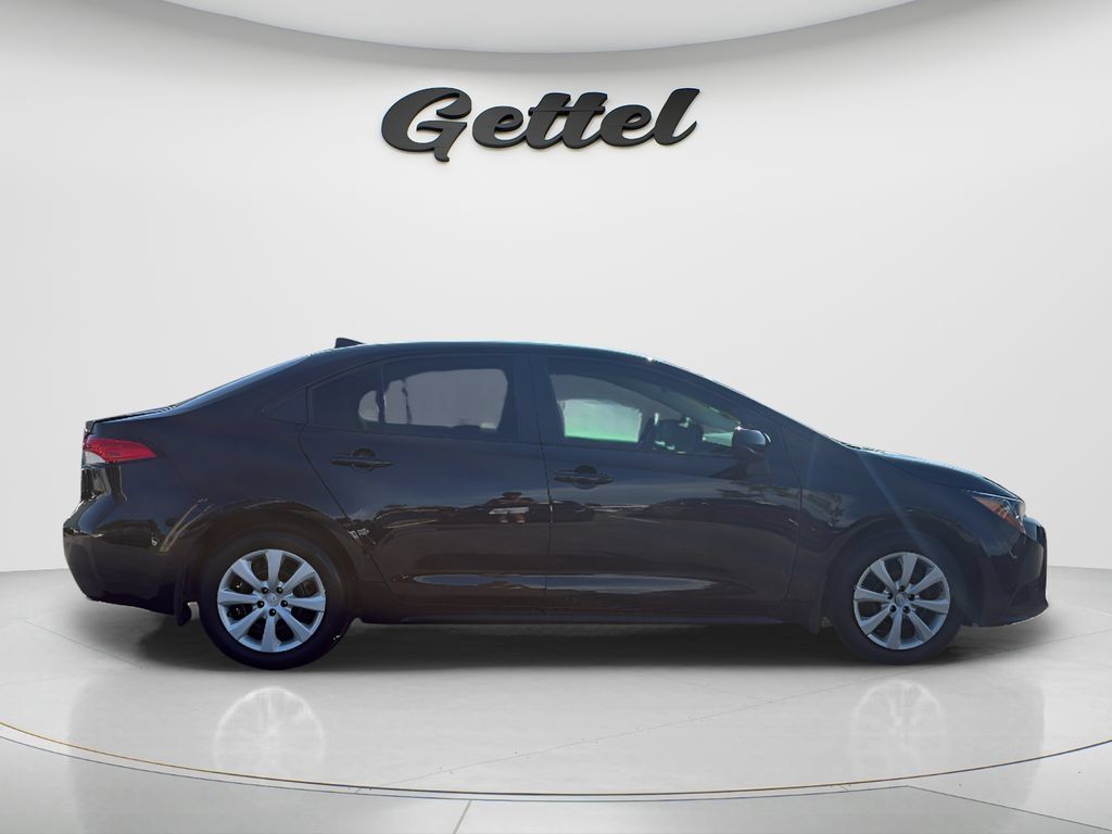 Used 2026 Toyota Corolla LE FWD image 4
