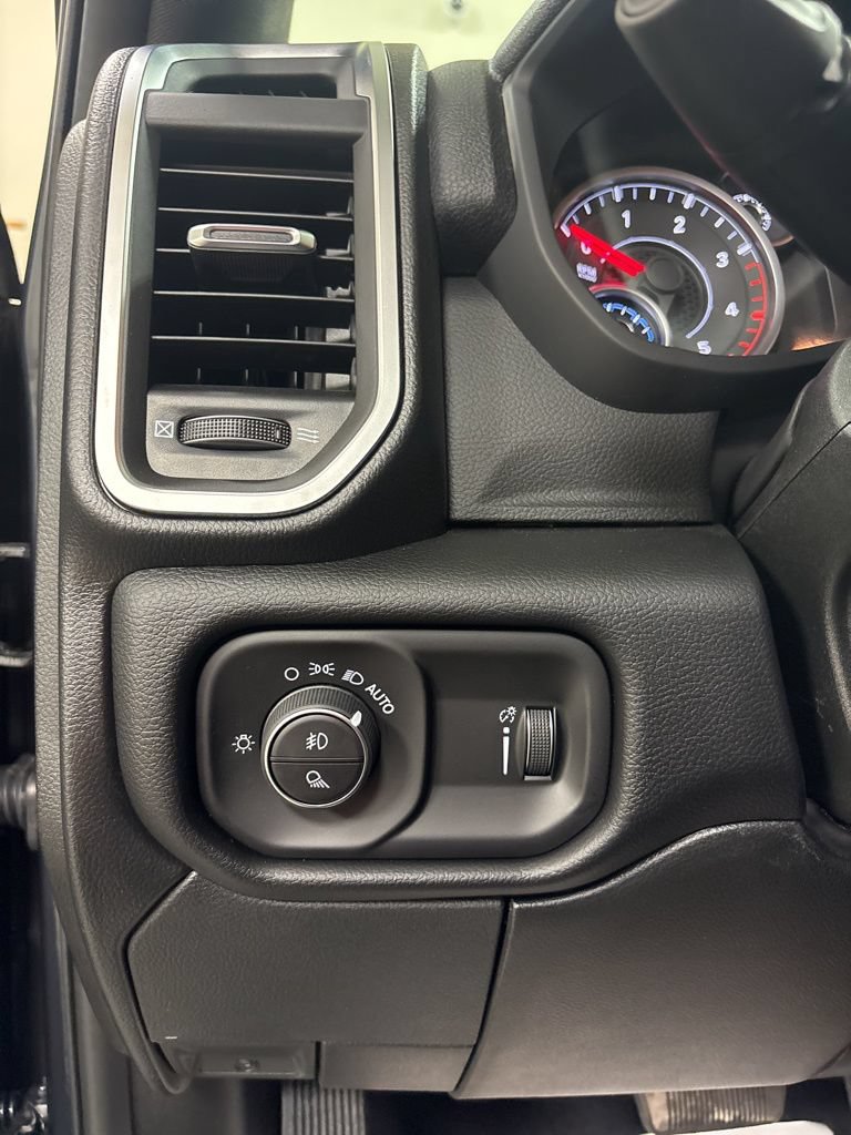 New 2026 RAM 2500 Big Horn AWD/4WD image 10