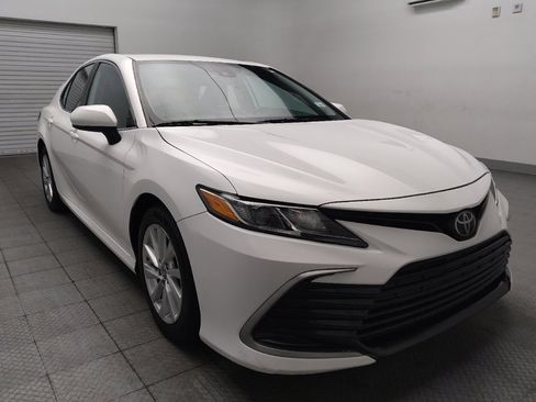 Used 2021 Toyota Camry LE w/ Carpet Mat Package (TMS) FWD image 13