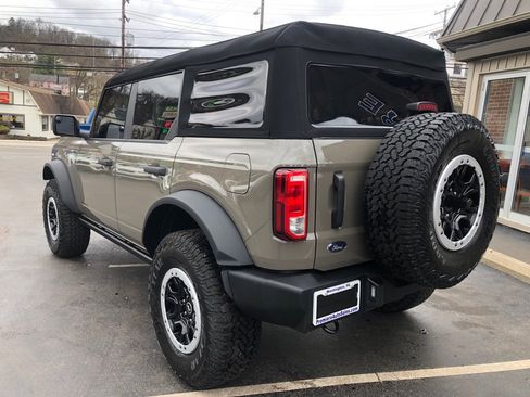 Used 2025 Ford Bronco 4-Door w/ Sasquatch Package image 3