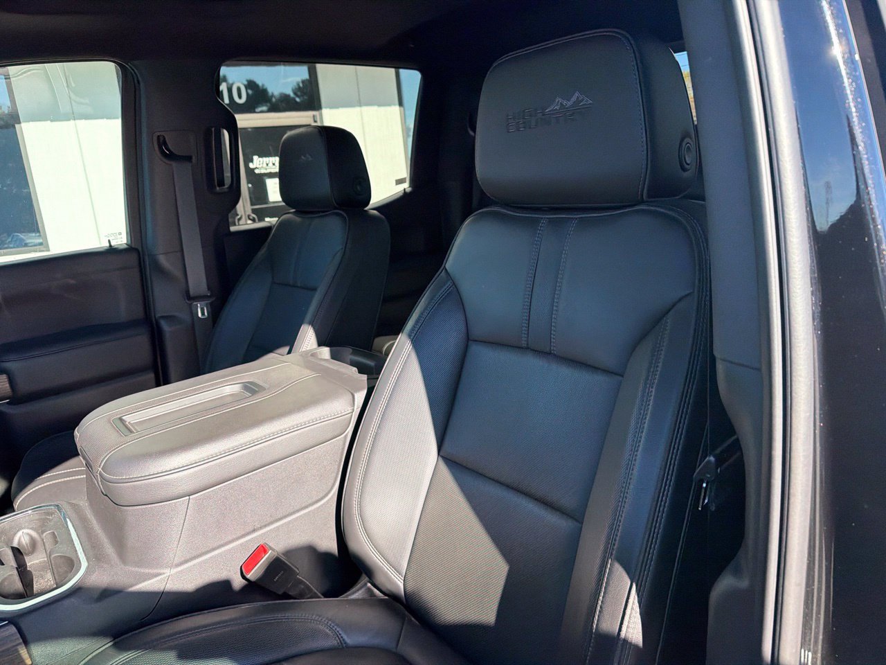 Used 2021 Chevrolet Silverado 1500 High Country w/ Safety Package II AWD/4WD image 3