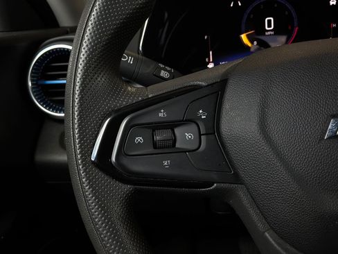 Used 2025 Chevrolet Trax LT FWD image 32