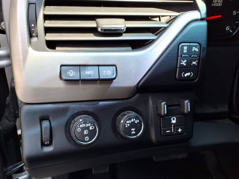 Used 2018 GMC Yukon XL Denali w/ Denali Ultimate Package AWD/4WD image 21