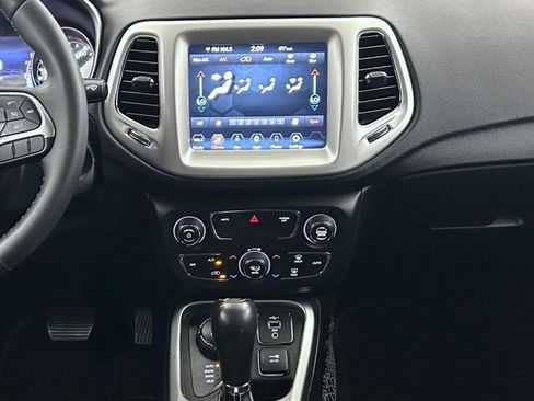 Used 2021 Jeep Compass Latitude AWD/4WD image 12