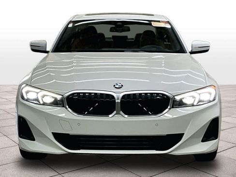 Used 2025 BMW 330i Sedan w/ M Sport Package RWD image 3