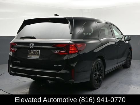 Used 2025 Honda Odyssey Sport-L image 4