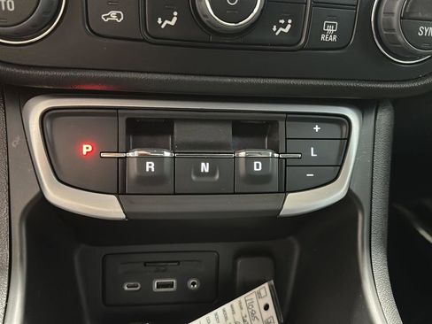 Used 2023 GMC Terrain SLT w/ Infotainment Package II AWD/4WD image 16