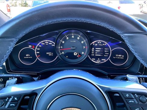 Used 2022 Porsche Cayenne image 25