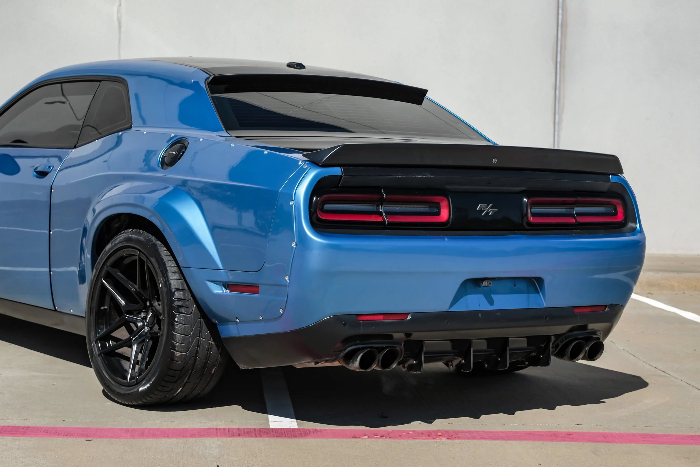 Used 2015 Dodge Challenger R/T RWD image 14