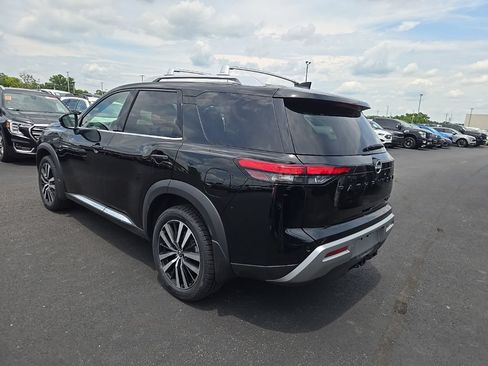 Used 2023 Nissan Pathfinder Platinum AWD/4WD image 4