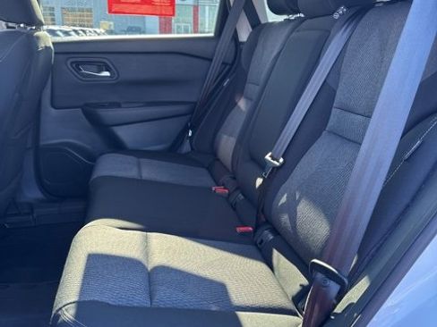 Certified 2025 Nissan Rogue SV image 10
