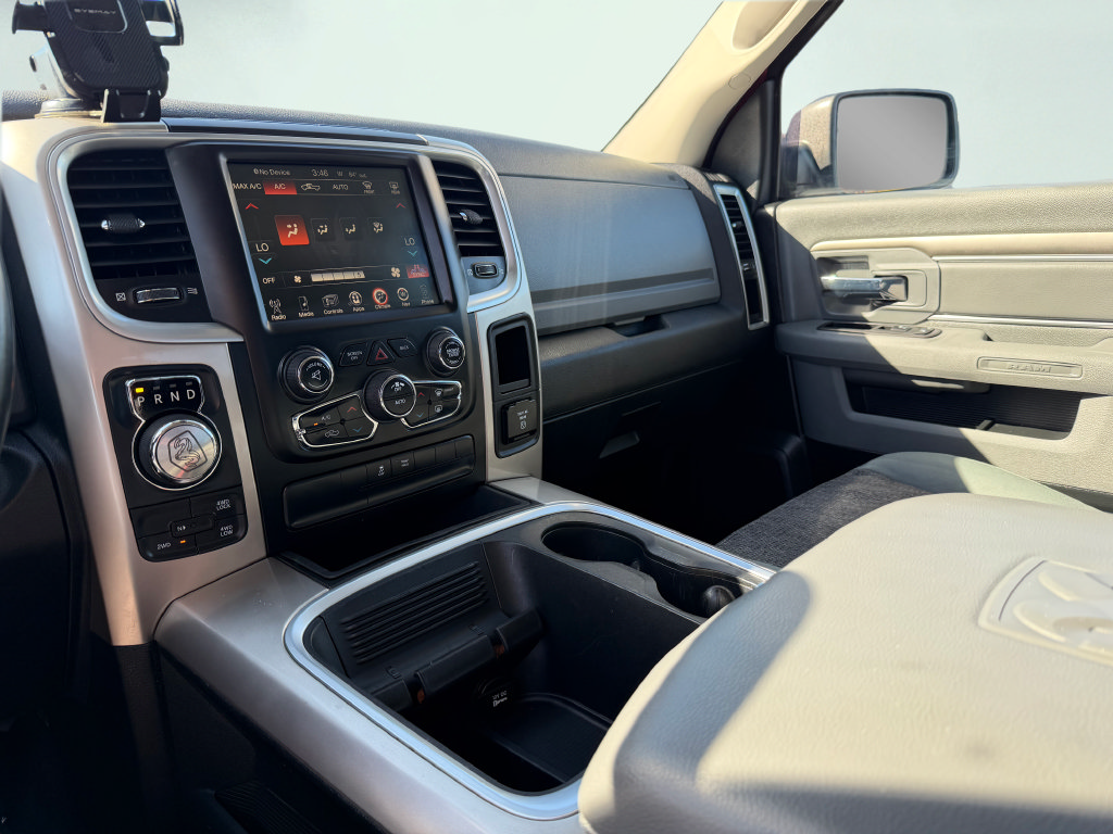 Used 2017 RAM 1500 Classic SLT w/ Luxury Group AWD/4WD image 34